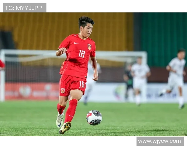 足球明星如何掌握射门发力技巧提升进球率的秘密解析 足球明星如何掌握射门发力技巧提升进球率的秘密解析