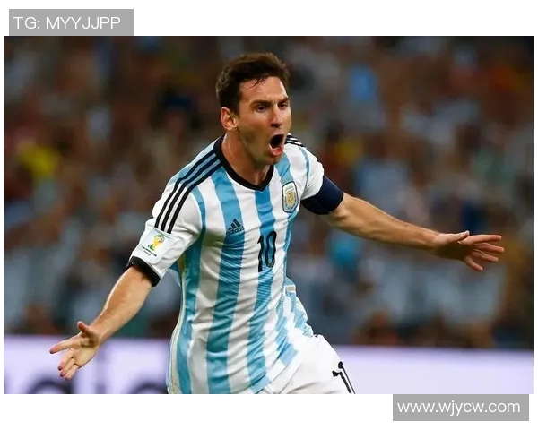 历史上那些令人铭记的足球明星及其传奇故事